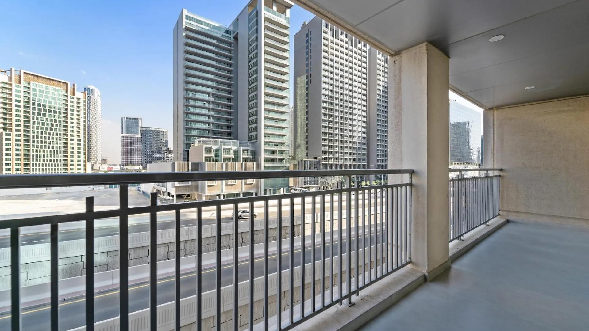 Apartment Bright & Spacious 1Br In Downtown With Balcony L Close To Dubai Mall