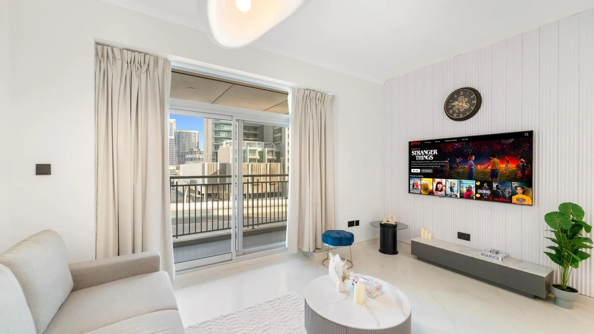 Bright & Spacious 1Br In Downtown With Balcony L Close To Dubai Mall