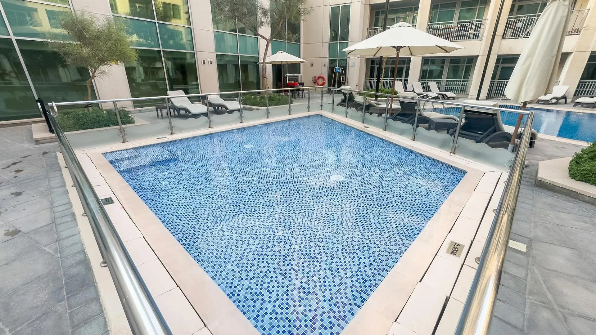 Bright & Spacious 1Br In Downtown With Balcony L Close To Dubai Mall 0*,  United Arab Emirates