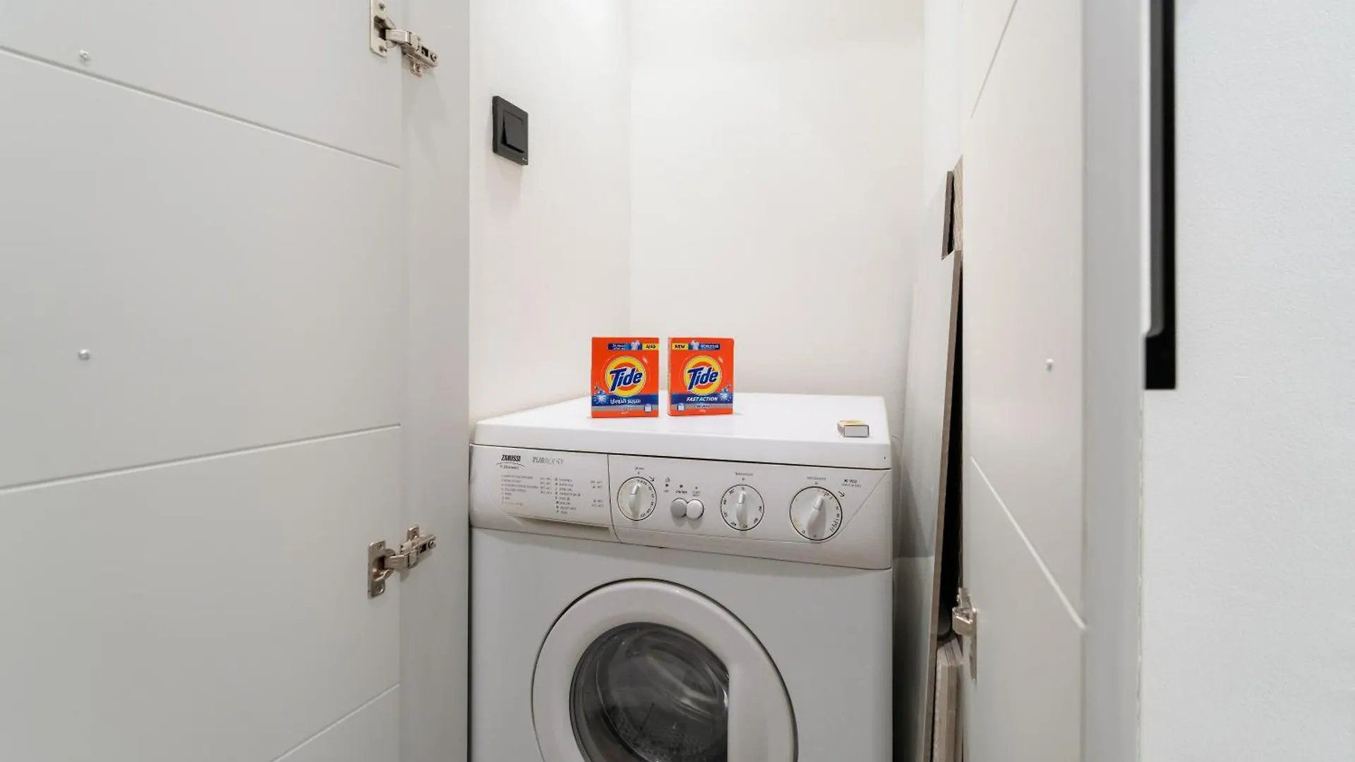 Bright & Spacious 1Br In Downtown With Balcony L Close To Dubai Mall