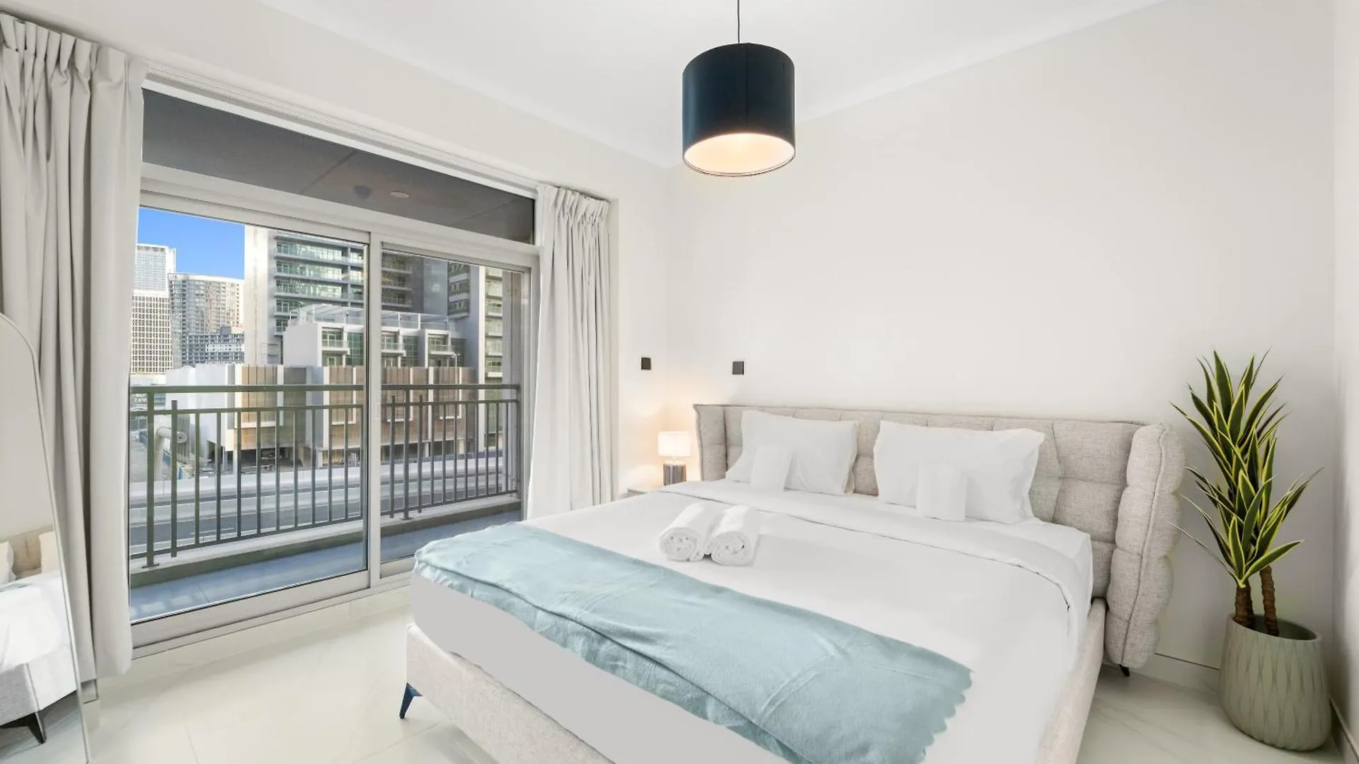 Apartment Bright & Spacious 1Br In Downtown With Balcony L Close To Dubai Mall