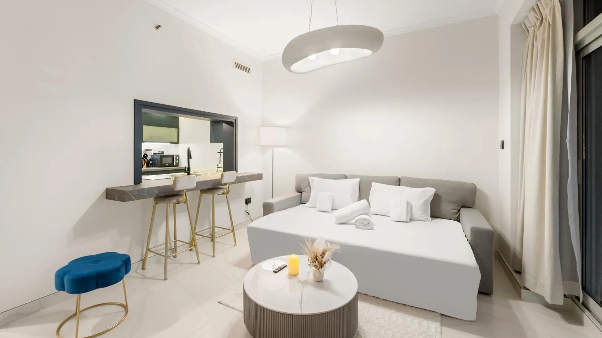 Bright & Spacious 1Br In Downtown With Balcony L Close To Dubai Mall Apartment