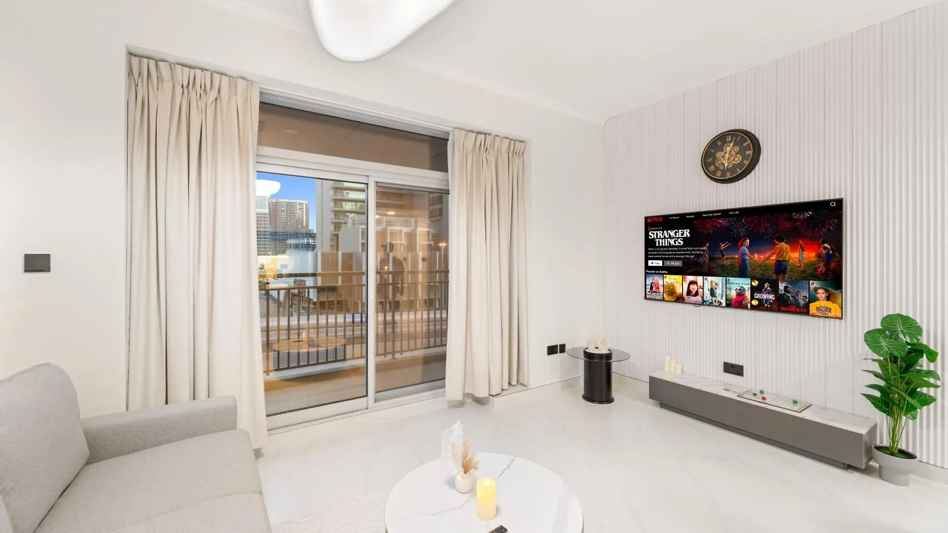 Bright & Spacious 1Br In Downtown With Balcony L Close To Dubai Mall Apartment
